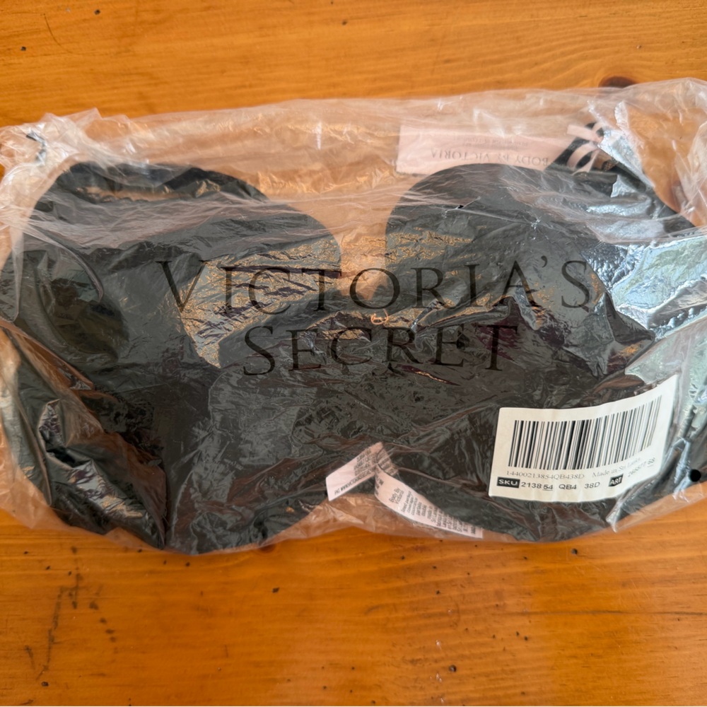 Victoria's Secret Body by Victoria Black Bra